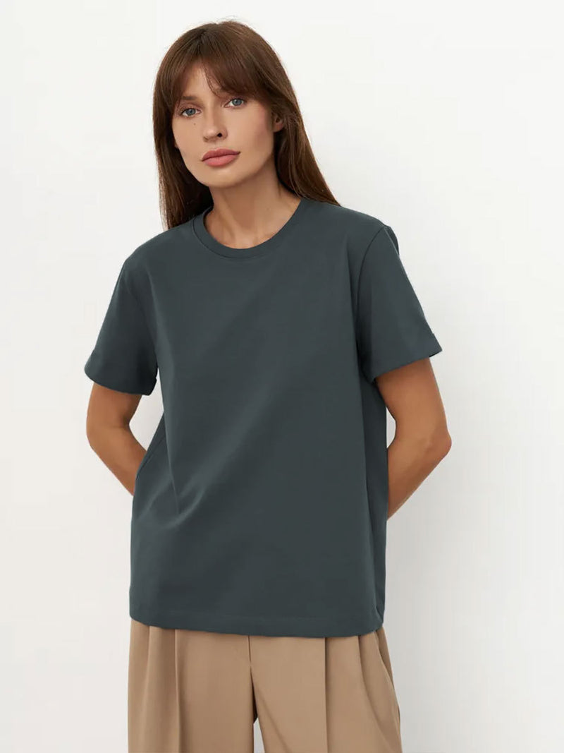Camiseta clásica esencial: cómoda y elegante para el día a día.