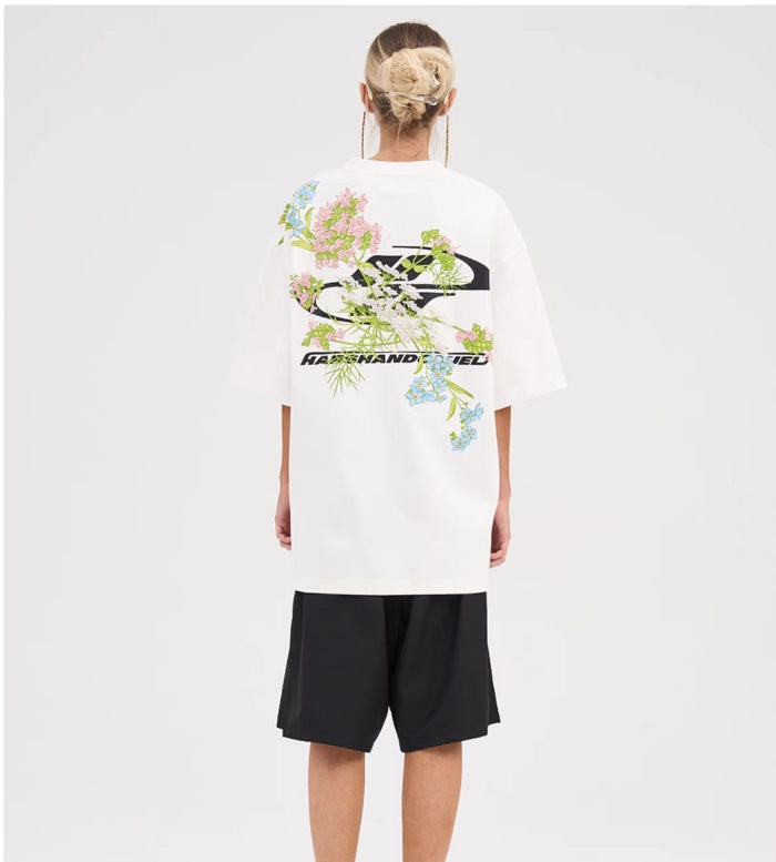 Oversized embroidered t-shirt
Floral embroidery t-shirt
Streetwear embroidered tee
Designer embroidered t-shirt
Unisex oversized t-shirt
Trendy streetwear fashion
High-quality embroidery tee