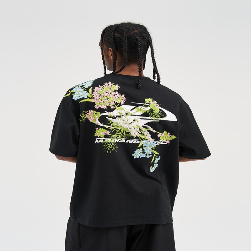 Camiseta oversize con bordado floral: camiseta urbana de moda