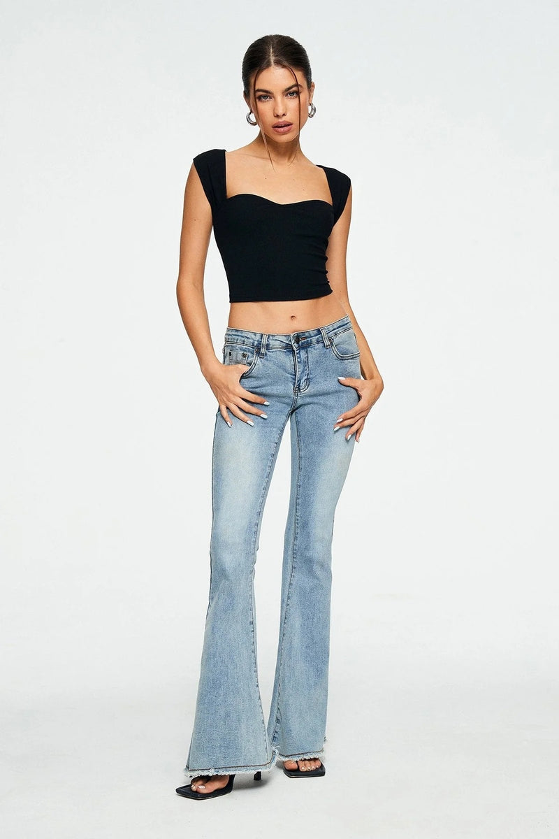 Black ribbed crop top
Sexy sleeveless top
Women’s trendy fashion
Clubwear crop top
Fitted summer top
Casual chic outfit
Stylish party wear
Street style fashion
Trendy black top
Cropped tank top