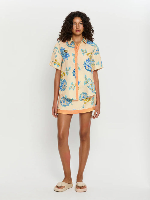 Women’s floral linen two-piece set
Summer co-ord set for women
Short sleeve button-up shirt outfit
Lightweight linen matching set
Vacation-ready floral outfit