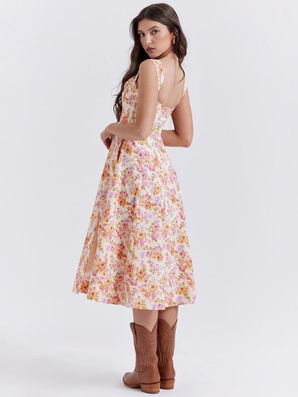 Floral corset midi dress
Romantic midi dress with side slit
Vintage-inspired summer dress
Cottagecore floral dress
Elegant garden party dress
Feminine spring outfit
Western-style floral dress