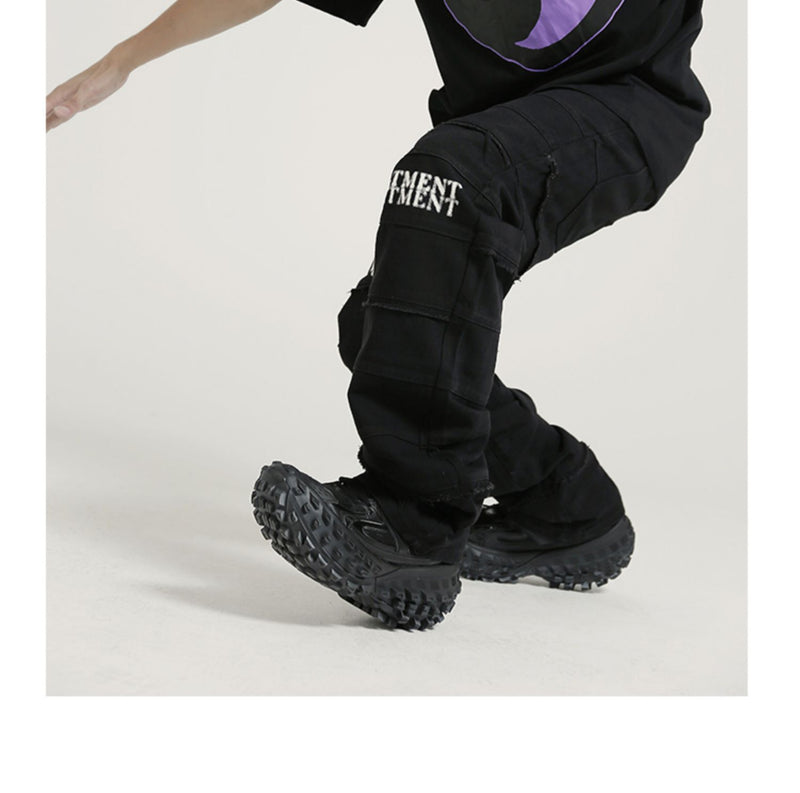 Men's jeans, Distressed jeans,
Cargo pants,
Layered jeans, urban jeans, men's cargo pants, straight-leg jeans, distressed look, street style,
Hip-hop style,
Straight-leg jeans,
Urban fashion,
Casual wear,
Streetwear,
Fashionable jeans,
Trendy cargo jeans,
Comfortable fit,
Rugged denim,
Versatile pants,
Music festival outfit,
Street style,
Relaxed fit jeans,