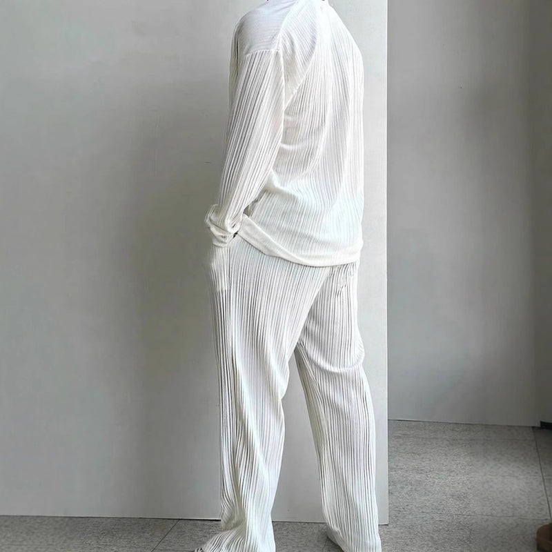 Men's lounge set
Pleated outfit for men
Relaxed fit clothing
Minimalist men's fashion
Luxury casual wear