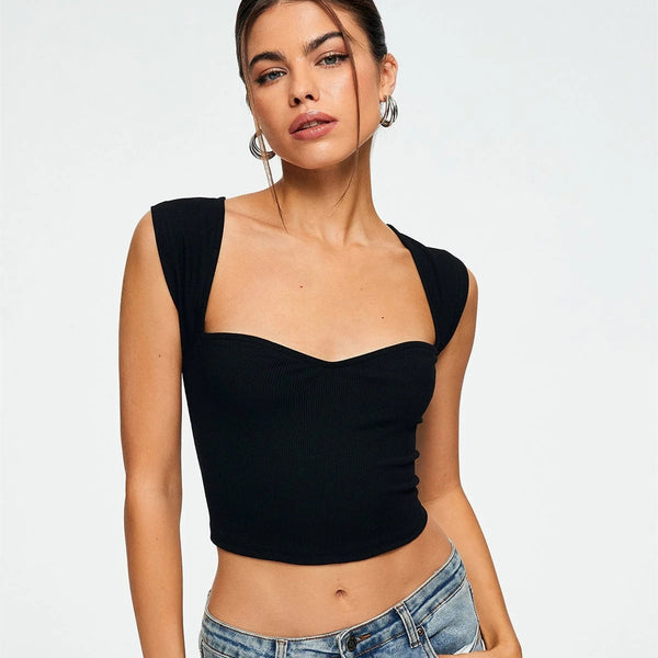 Black ribbed crop top
Sexy sleeveless top
Women’s trendy fashion
Clubwear crop top
Fitted summer top
Casual chic outfit
Stylish party wear
Street style fashion
Trendy black top
Cropped tank top