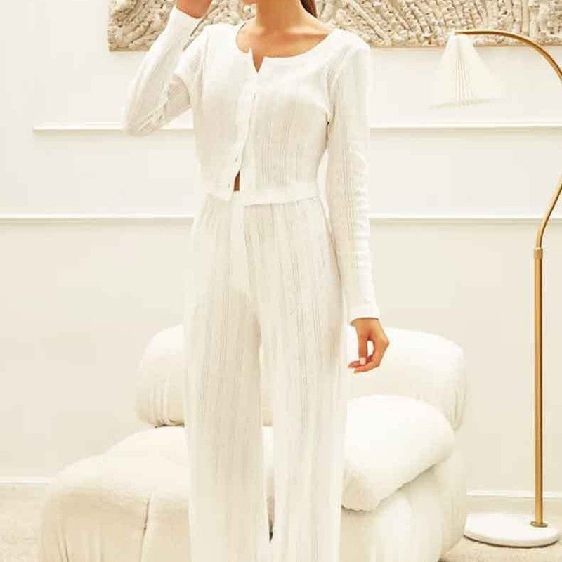 Women’s knit lounge set
Ribbed two-piece outfit
Cozy lounge wear
Trendy matching set
Flare pants and cardigan