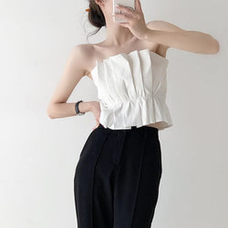 Strapless pleated top
Chic summer tube top
Elegant peplum blouse
Minimalist fashion top
Women's strapless blouse