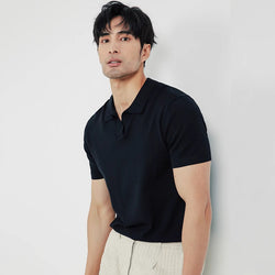 Men’s polo shirt
Slim fit knitted polo
Old money polo shirt
Short sleeve casual polo
Classic men’s summer shirt
Smart casual polo for men
Modern fitted polo for men
Men’s minimalist fashion
Smart casual old money outfit
Old money aesthetic clothing

