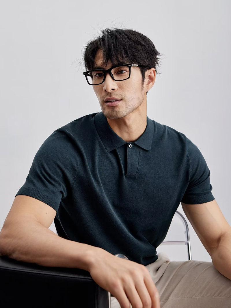 Men's knit polo shirt
Classic short-sleeve polo
Soft knit polo for men
Business casual polo
Elegant men's polo shirt
Smart casual knitwear