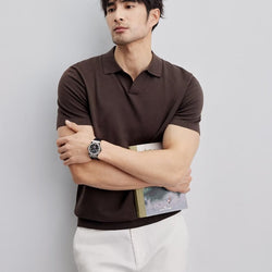 Men's knit polo shirt
Classic short-sleeve polo
Soft knit polo for men
Business casual polo
Elegant men's polo shirt
Smart casual knitwear