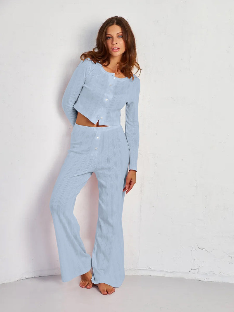 Women’s knit lounge set
Ribbed two-piece outfit
Cozy lounge wear
Trendy matching set
Flare pants and cardigan