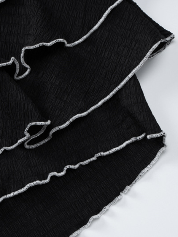 Conjunto elegante de dos piezas con volantes: top corto sin tirantes fruncido y pantalones cortos a capas 